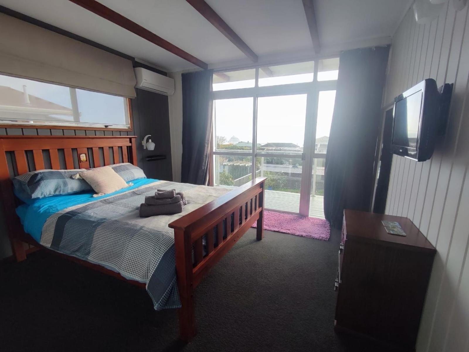 Home With Sea Views New Plymouth Exterior photo